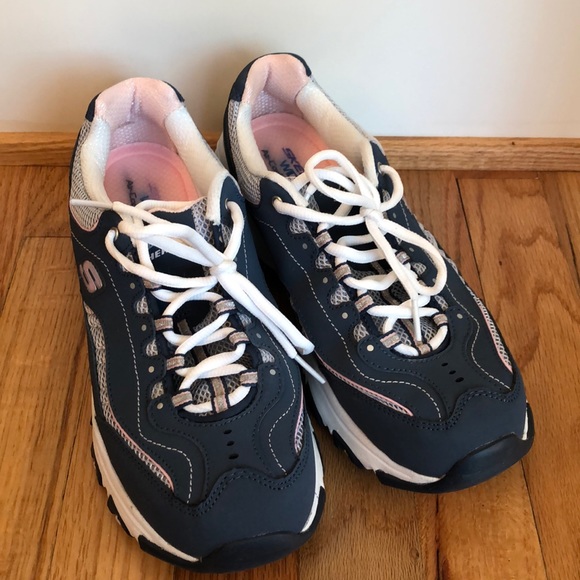 skechers 9.5 wide